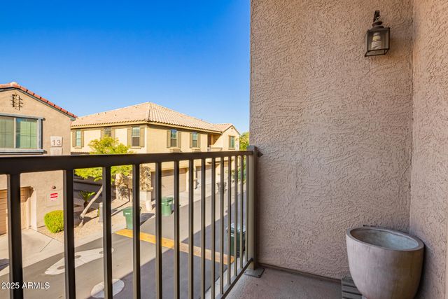 8117 W GROOM CREEK Road, Phoenix, AZ 85043