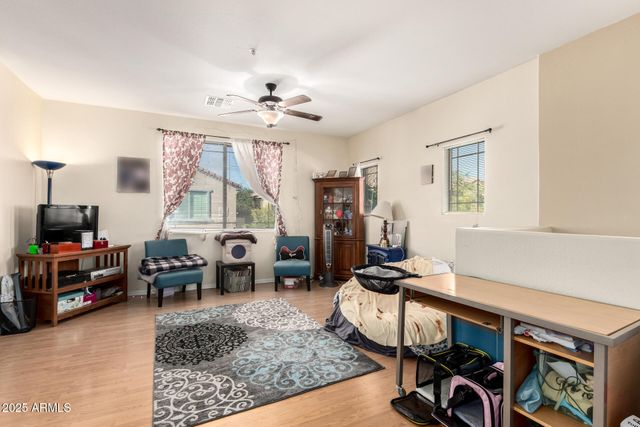 8117 W GROOM CREEK Road, Phoenix, AZ 85043