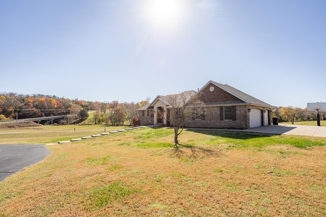 5105 W Dulin Lane, Brookline, MO 65619