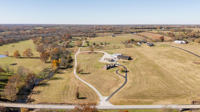 5105 W Dulin Lane, Brookline, MO 65619