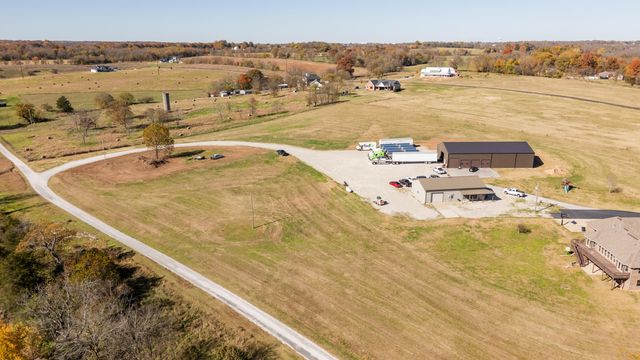 5105 W Dulin Lane, Brookline, MO 65619