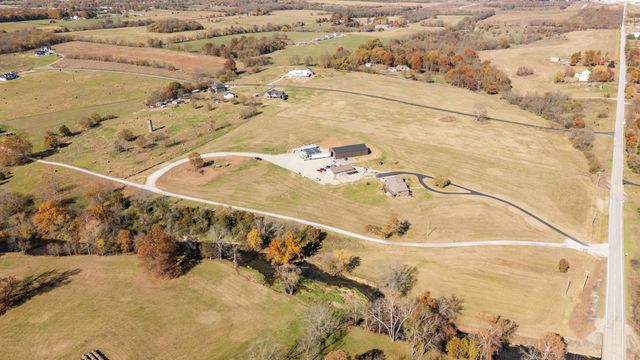 5105 W Dulin Lane, Brookline, MO 65619