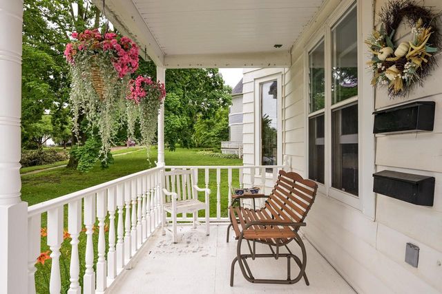 122 N 2nd Street, Mount Horeb, WI 53572