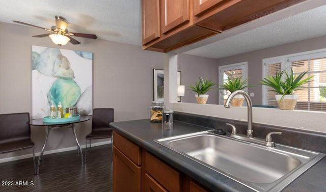 6201 W Olive Avenue A2, Glendale, AZ 85302