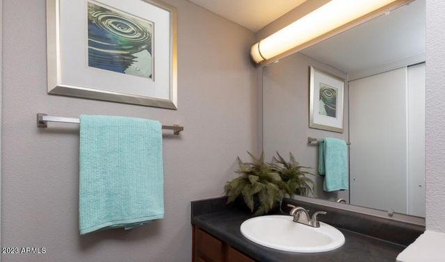 6201 W Olive Avenue A2, Glendale, AZ 85302