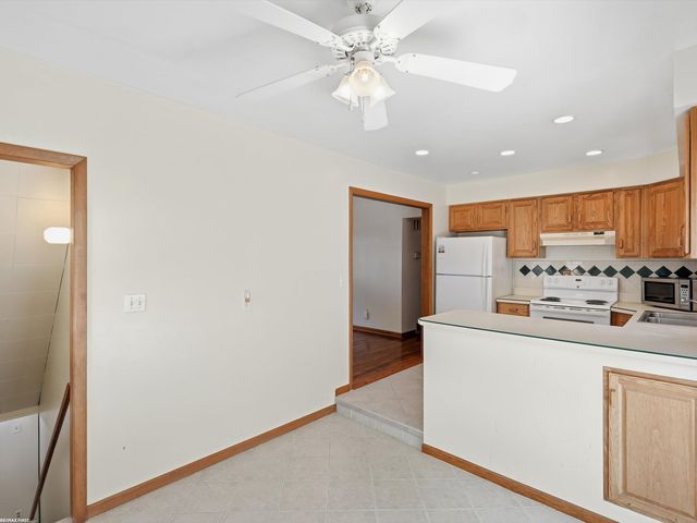 10994 Lesure Drive, Sterling Heights, MI 48312