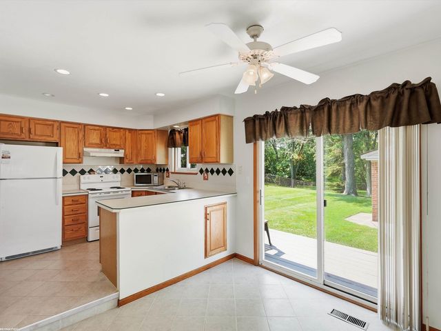 10994 Lesure Drive, Sterling Heights, MI 48312