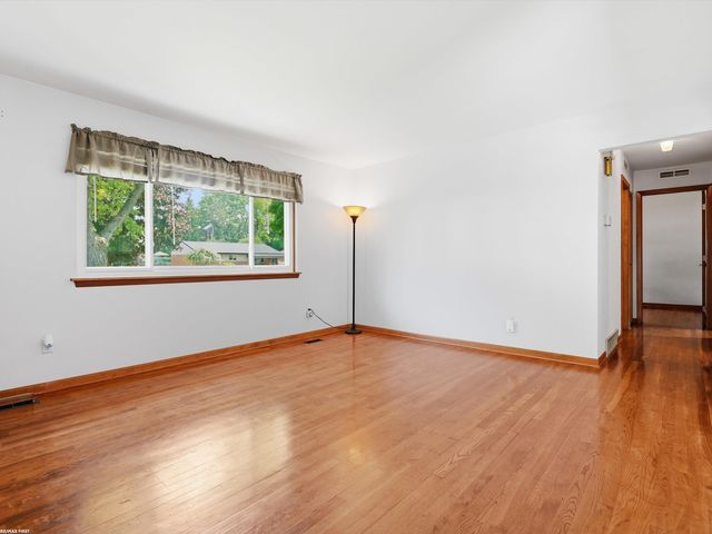 10994 Lesure Drive, Sterling Heights, MI 48312