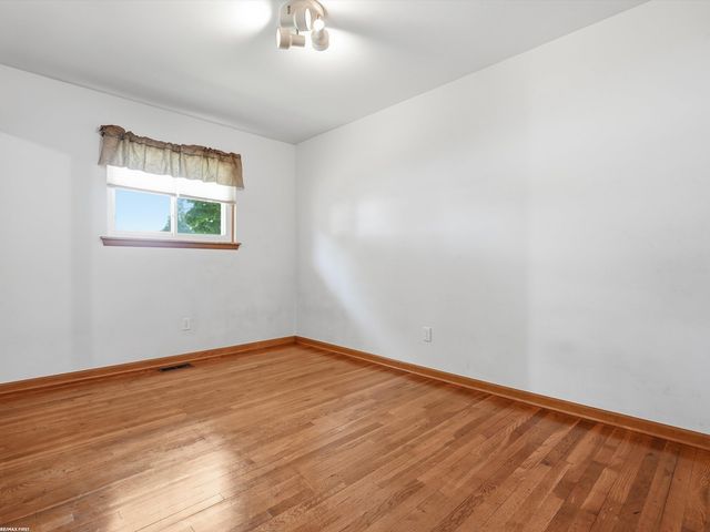 10994 Lesure Drive, Sterling Heights, MI 48312