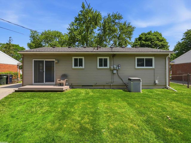 10994 Lesure Drive, Sterling Heights, MI 48312