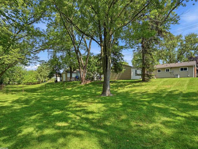 10994 Lesure Drive, Sterling Heights, MI 48312