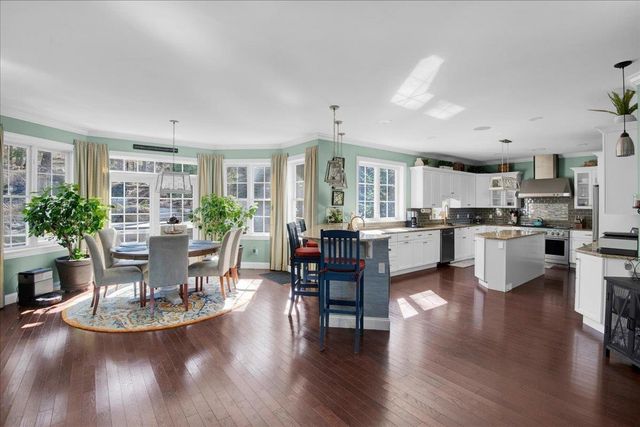 176 Boulder Hill Drive, Shelburne, VT 05482