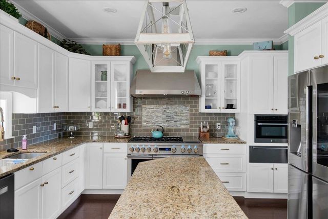 176 Boulder Hill Drive, Shelburne, VT 05482