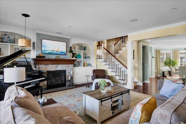 176 Boulder Hill Drive, Shelburne, VT 05482