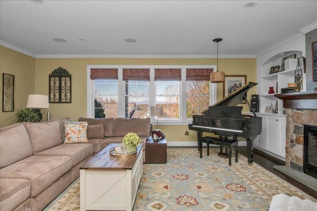 176 Boulder Hill Drive, Shelburne, VT 05482