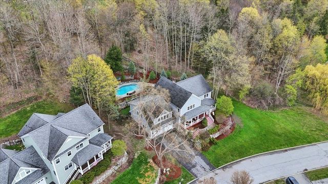 176 Boulder Hill Drive, Shelburne, VT 05482