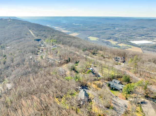 1117 Mountain Terrace, Lookout Mountain, GA 30750