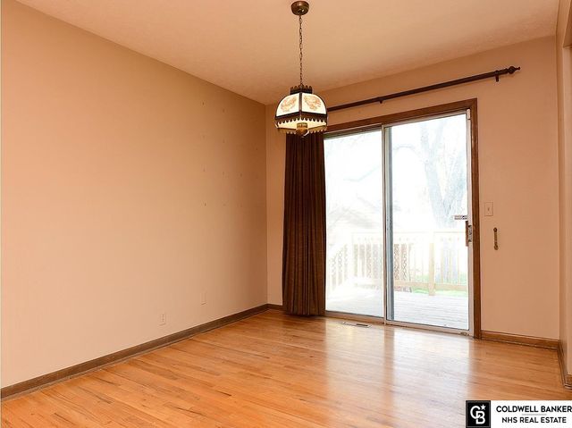 5306 S 106Th Street, Omaha, NE 68127