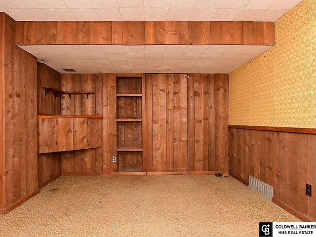 5306 S 106Th Street, Omaha, NE 68127