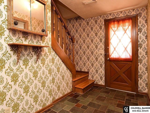 5306 S 106Th Street, Omaha, NE 68127