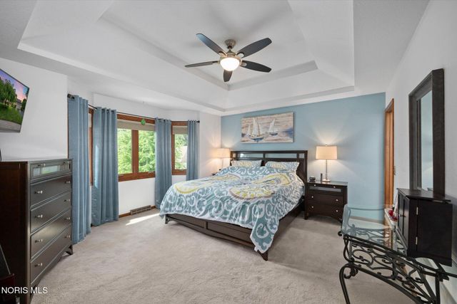 2252 Cedarwood Drive, Maumee, OH 43537