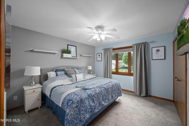 2252 Cedarwood Drive, Maumee, OH 43537