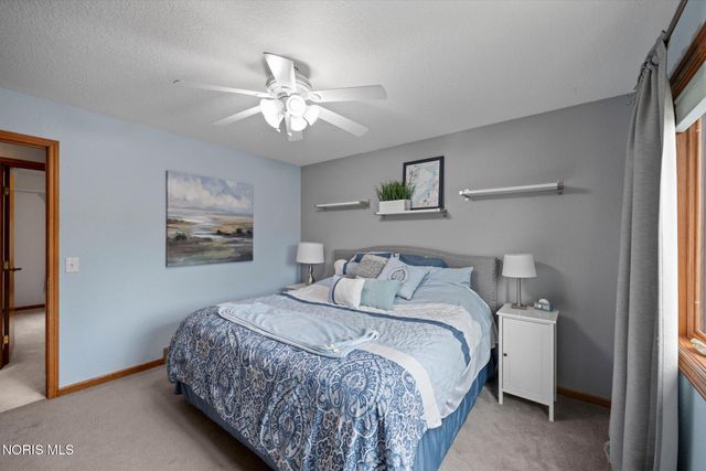 2252 Cedarwood Drive, Maumee, OH 43537
