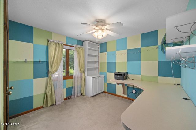 2252 Cedarwood Drive, Maumee, OH 43537