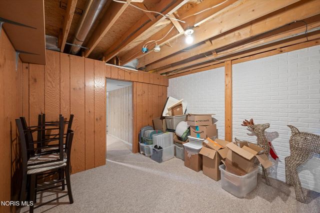 2252 Cedarwood Drive, Maumee, OH 43537