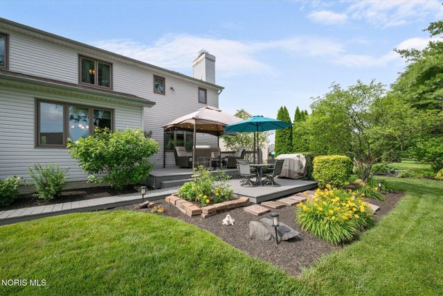 2252 Cedarwood Drive, Maumee, OH 43537