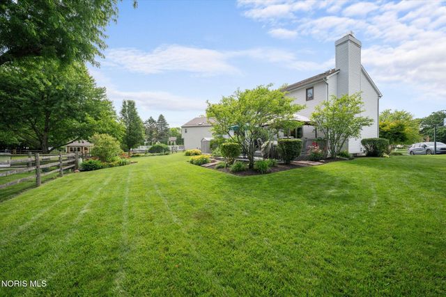 2252 Cedarwood Drive, Maumee, OH 43537