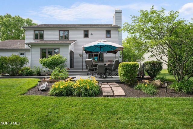 2252 Cedarwood Drive, Maumee, OH 43537