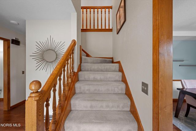 2252 Cedarwood Drive, Maumee, OH 43537