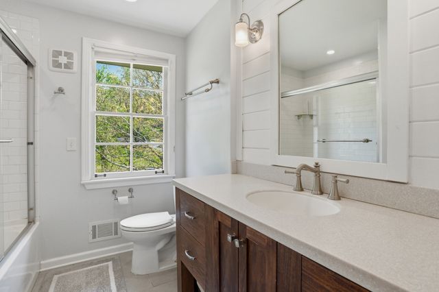 815 Rodney Dr, Nashville, TN 37205