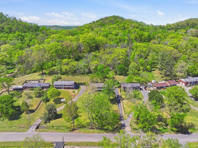 815 Rodney Dr, Nashville, TN 37205