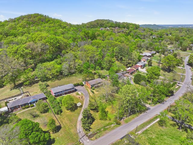 815 Rodney Dr, Nashville, TN 37205
