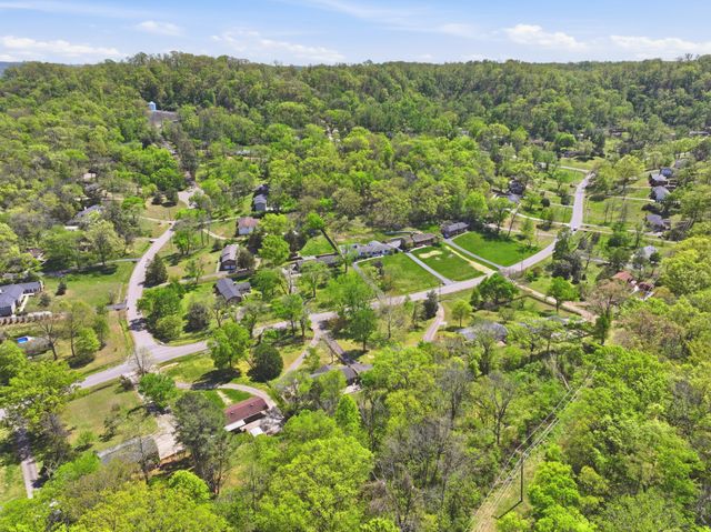 815 Rodney Dr, Nashville, TN 37205