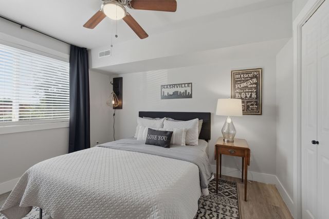 613 Hillsboro Rd Apt D28, Franklin, TN 37064