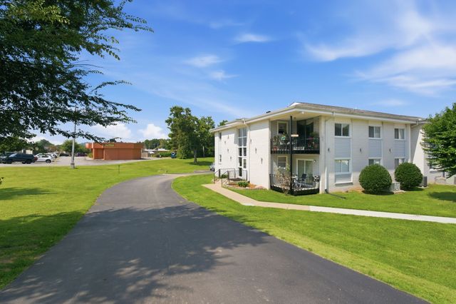 613 Hillsboro Rd Apt D28, Franklin, TN 37064