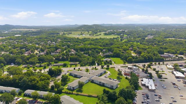613 Hillsboro Rd Apt D28, Franklin, TN 37064