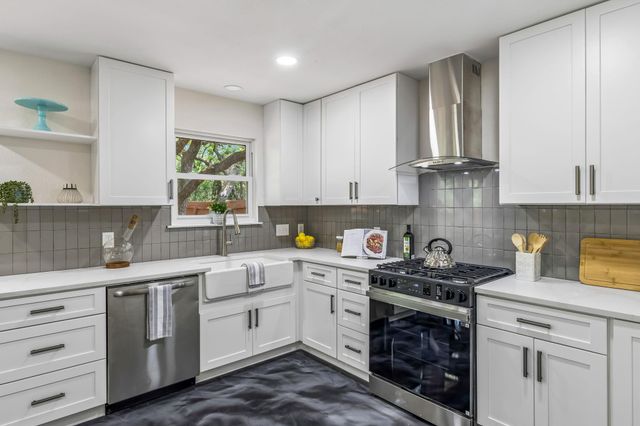 8921 Corran Ferry DR, Austin, TX 78749