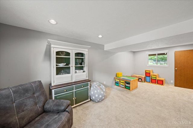 6771 Kentford Court, Cincinnati, OH 45233