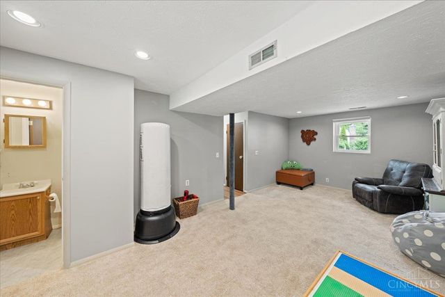 6771 Kentford Court, Cincinnati, OH 45233