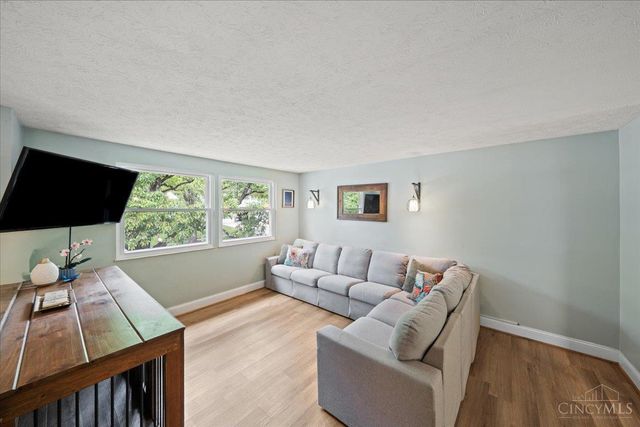 6771 Kentford Court, Cincinnati, OH 45233