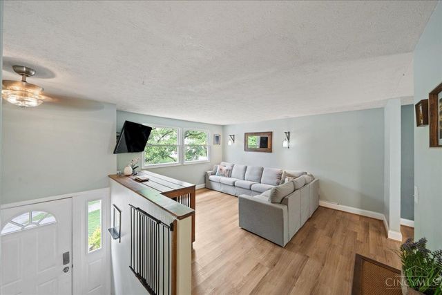 6771 Kentford Court, Cincinnati, OH 45233