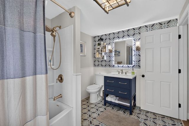 19 Majocka Dr, Westport, MA 02790