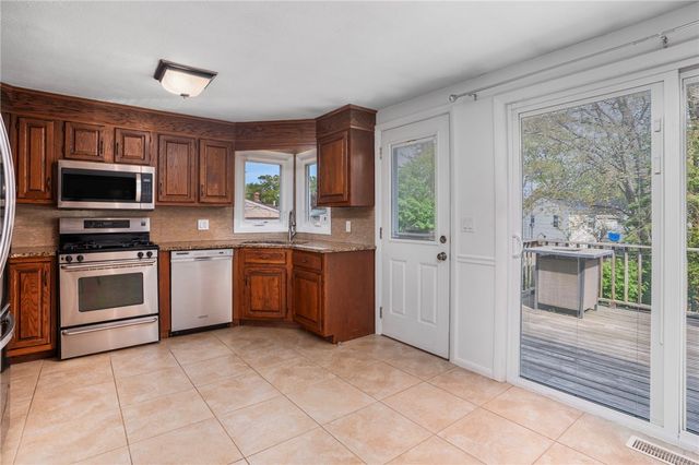80 Killey Avenue, Warwick, RI 02889