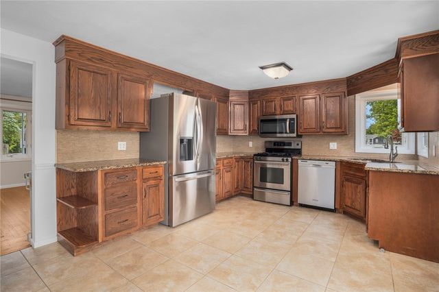80 Killey Avenue, Warwick, RI 02889
