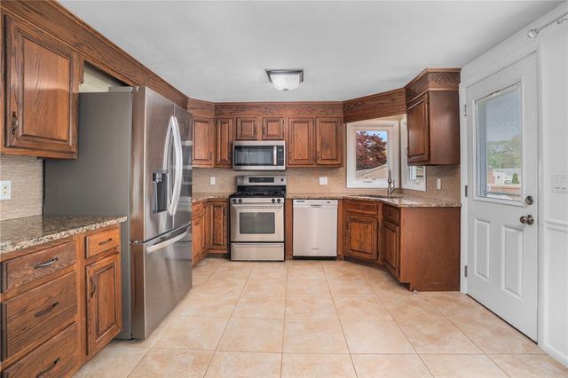 80 Killey Avenue, Warwick, RI 02889