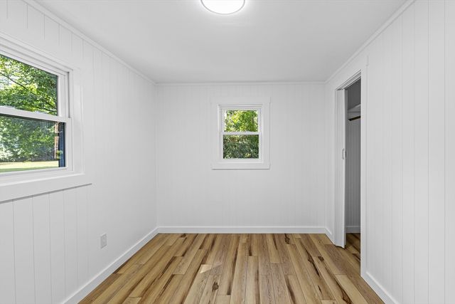 11 Fifth Ave, Lakeville, MA 02347